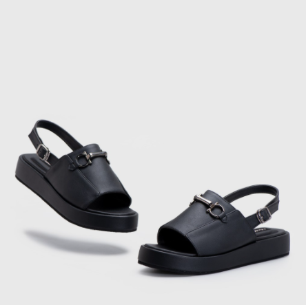 Berburudsknan's tweet photo. Rekomendasi sendal sepatu cewek✨ elegant✨ dishopee✨

Rating 4,8+++ &amp;  kwalitas terbaik✨

A thread👇👇👇 https://t.co/gch1Bs7XEk