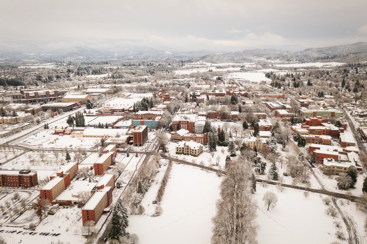 Hey <a href="/OSUcascades/">Oregon State University - Cascades</a> are we doing this right? #SnowBeavs