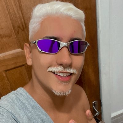 lucasflrn's tweet photo. #NovaFotoDoPerfil https://t.co/UGURBJggCQ