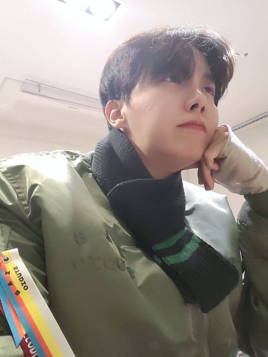 cristiee7's tweet photo. OUR J-HOPE IS THE BEST
Hobi cute - Hobi pretty - Hobi dance
Hoseok là nhất luôn ròi còn đâu 🙈
#JHOPE #방탄소년단 https://t.co/onLgis5OuV