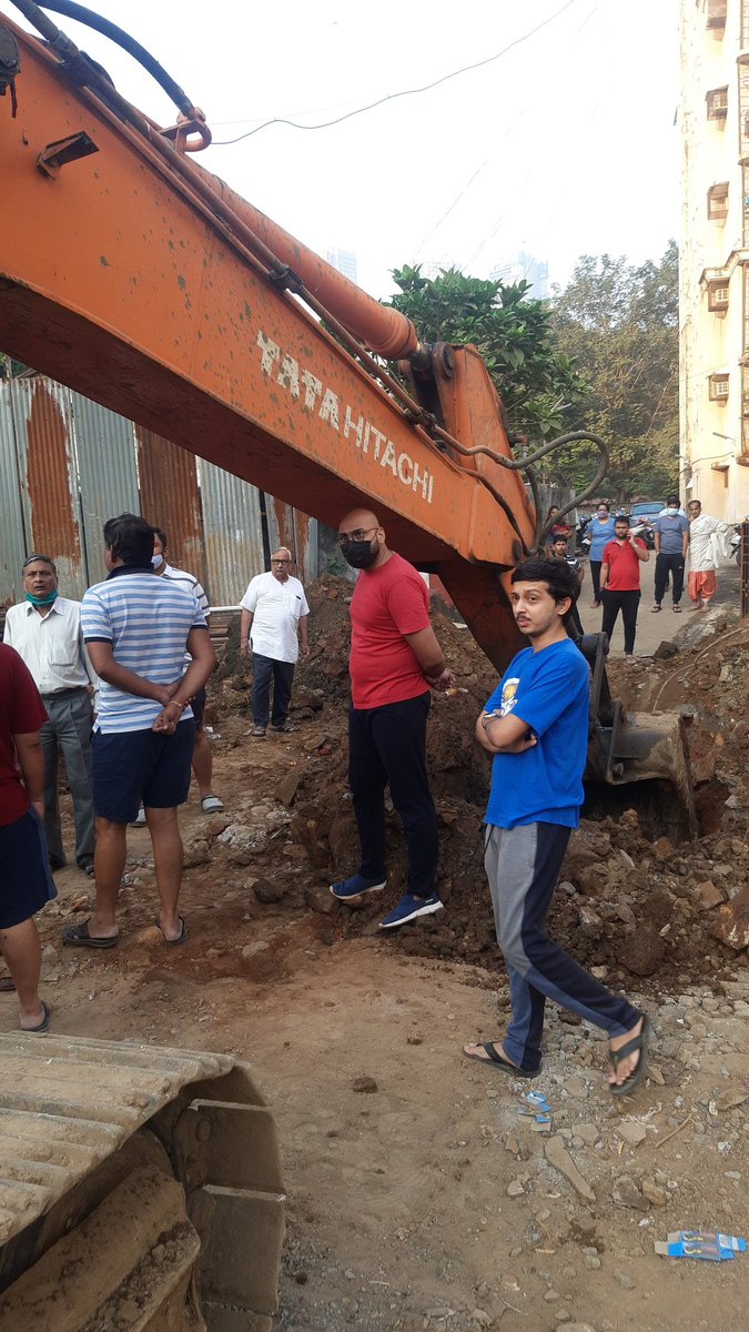 NandanvanCHS's tweet photo. @CPMumbaiPolice @MumbaiPolice @mybmc will anyone help us?? @CMOMaharashtra https://t.co/wkgU3VFHGG