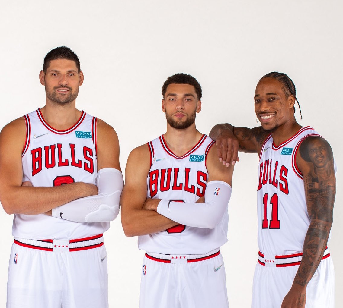 TheDunkCentral's tweet photo. Nikola Vucevic
24 PTS - 17 REB - 6 AST - 4 BLK 

Zach LaVine 
30 PTS - 4 REB - 9 AST - 52% FG

DeMar DeRozan 
35 PTS - 5 REB - 10 AST - 70% FG

Insane production from Chicago’s Big 3 https://t.co/VkPvooegX7