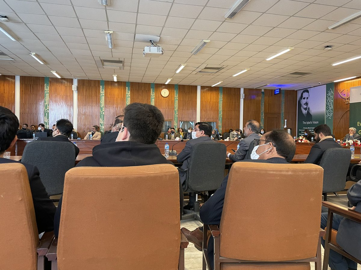 NaumanDataLab's tweet photo. Dr @karimeconomist presenting paper in PIDE One Day Conference #PIDE
#PIDE_OPPORTUNITY
#PIDE_IDEAS
#PIDE_CONFERENCE https://t.co/b3iTz7QkoO