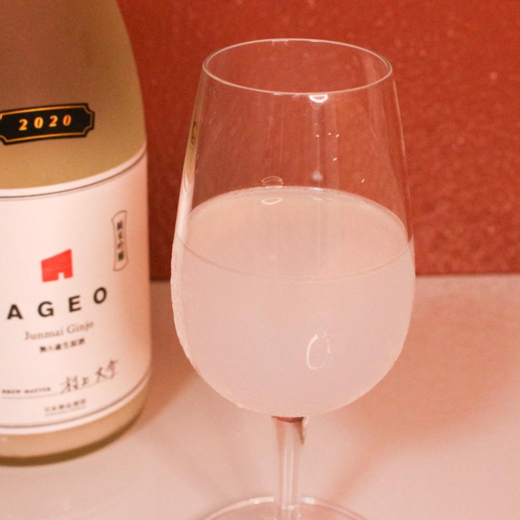 kinmisake's tweet photo. 年末年始の買い足しに。人気の北西酒造 AGEOシリーズ、すべて飲み比べできる3本セットが年末限定で登場しています🎉

詳細は→https://t.co/siE8iZ3t9z

●純米大吟醸: イチゴのようにフルーティ
●SNOW: シュワッとフルーツジュース
●生酛: 年末のお節に合う芳醇旨口
年内お届けも間に合います☺️🚛 https://t.co/inFpGJ2bn3
