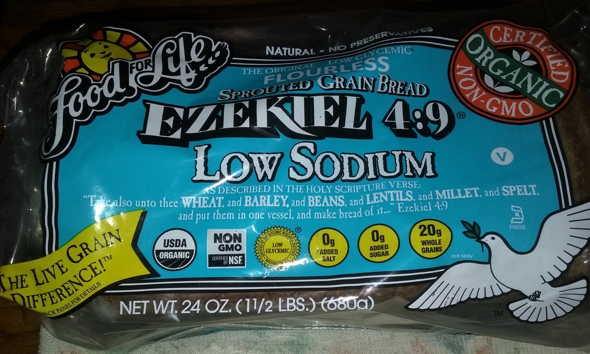 MadamSarcastra's tweet photo. First loaf of @Food_For_Life #LowSodium Ezekiel 4:9 #SproutedGrain #bread (usually get the orange bag)....
Low sodium? Try NO sodium!! ๐๐ฎ And their bread is the #BEST ๐ฅ๐
Dad's #VeggieBurger ๐ฑ๐ W/ #homemade #CreamCheese & #Dijon + #arugula & #Cheddar
#plantbasedfood https://t.co/EcfSMSiAck