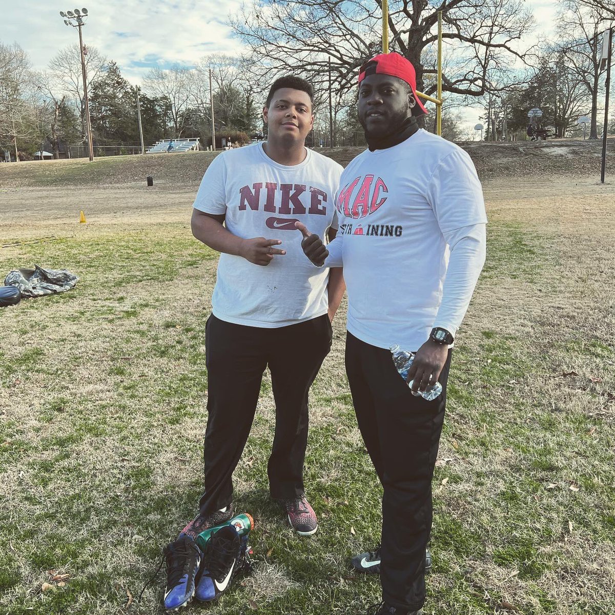 MACEliteTraini1's tweet photo. Got some  work in today with my guys @cannon_ball14 prepping for the #highschoolblitz senior showcase and off-season work with big Colt hillcrest C/O26 https://t.co/A5SnWdhcvh
