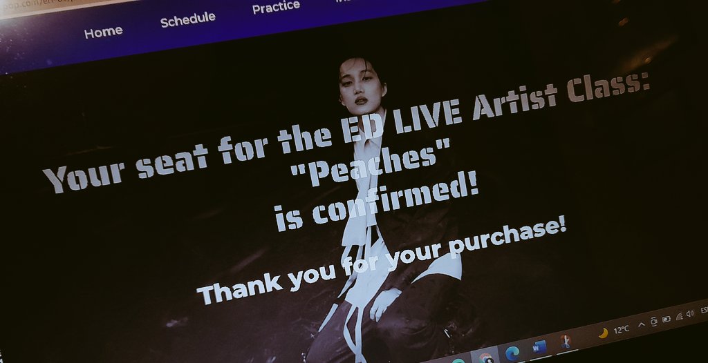 Sayxsu's tweet photo. Despuรฉs de llorar durante 4 dรญas porque no se reflejaba nada, adivinen quiรฉn va a pasar un ratito de su cumpleaรฑos con Jongin ๐ฅบ๐ #EDKPOP #KAI_Artistclass #KAI_Peaches ๐ https://t.co/YuWWLVhmER