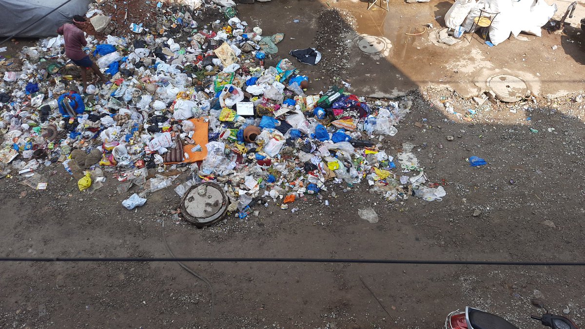 RSreeja2's tweet photo. Sir, we the residents of Goshamahal Chandanwadi are facing serious health issues especially children due improper maintainance of garbage dumping and collection. Sir please kindly pay your attention towards healthy sanitation in our colony. We will be very grateful sir. https://t.co/OYASYZSyg2