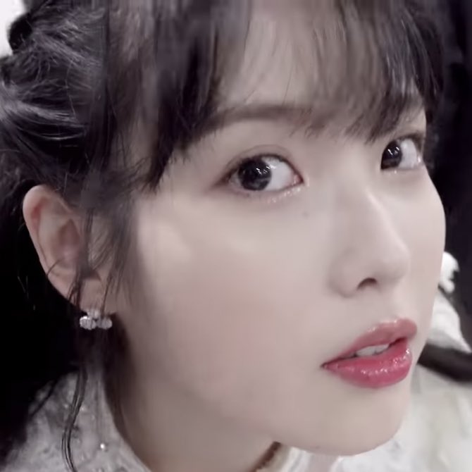 low_iu's tweet photo. https://t.co/bkH2NqWkna