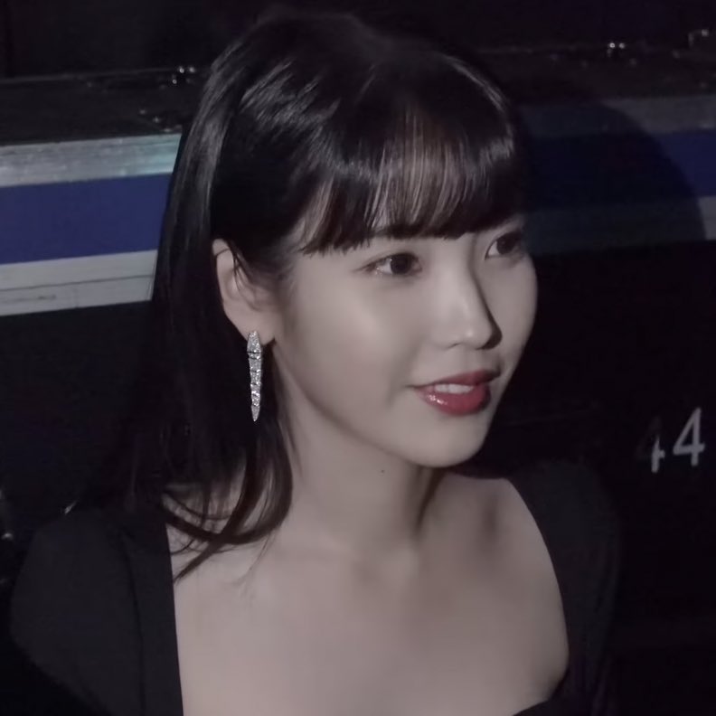 low_iu's tweet photo. https://t.co/yhPOUoON29