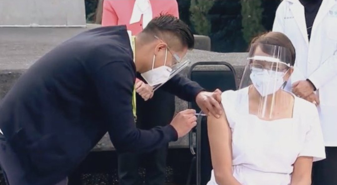 La primera vacuna aplicada en México el 23 de diciembre de 2020. Ahora por llegar a 200 millones de dosis. México salió adelante!!