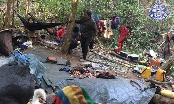 HaruLyn 春🫧 (@haruonchill) on Twitter photo The junta has reinforced its troops from <a href="/knuhq/">Karen National Union</a> Brigade-3 NyaungLayPin District to Brigade-5 Hpapun District on Dec23 which sparked the frequent clashes b/t KNLA+KNDO and Junta troops in Muthal area — forcing 560 locals into hiding and IDPs needing aids.
#WhatsHappeningInMyanmar The junta has reinforced its troops from <a href="/knuhq/">Karen National Union</a> Brigade-3 NyaungLayPin District to Brigade-5 Hpapun District on Dec23 which sparked the frequent clashes b/t KNLA+KNDO and Junta troops in Muthal area — forcing 560 locals into hiding and IDPs needing aids.
#WhatsHappeningInMyanmar