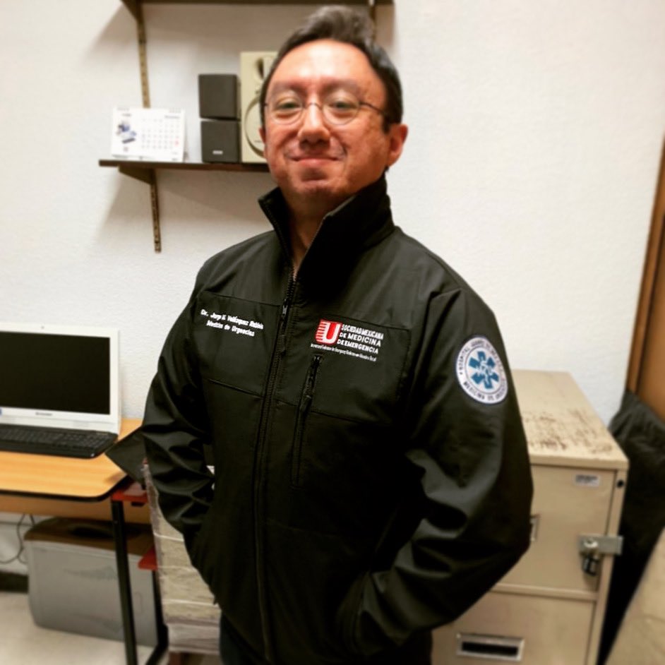 yodagreenemd's tweet photo. ¡Muchas gracias @ARUMED1 !
¡Me encanto! #chamarramedica #URMO #EmergencyMedicine 🚨 https://t.co/gJmjPQve5r