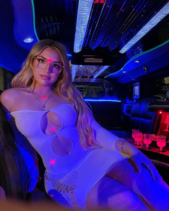 Happy 21st birthday to me 🎉🎉🎉 - - - - -  My PayPal is roxydoxy37@gmail.com for those who are asking for