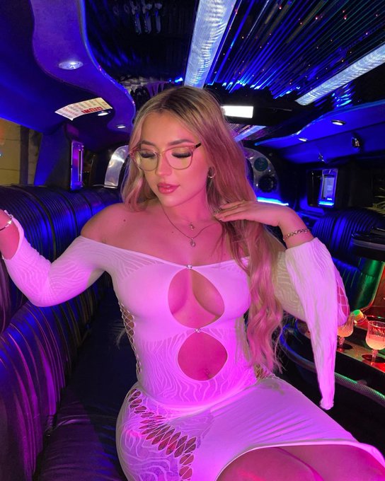 Happy 21st birthday to me 🎉🎉🎉 - - - - -  My PayPal is roxydoxy37@gmail.com for those who are asking for