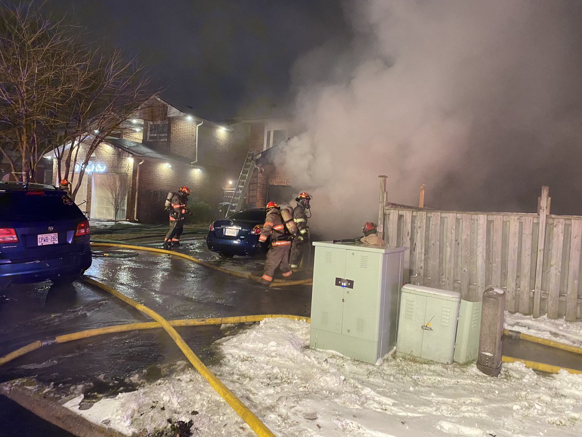 RT @BramptonFireES: 2alarm fire at 4 Gatesgill St. Road closures In the area of Gatesgill and Murray st https://t.co/zWb85LVKgm