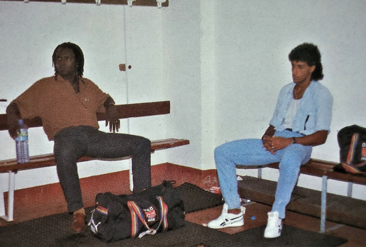 HistoireDuGym's tweet photo. Jules Bocandé et Mustapha El-Haddaoui 📸 dans le vestiaire niçois ❤️🖤

#OGCNice 📰 https://t.co/qCgEtMgQd7