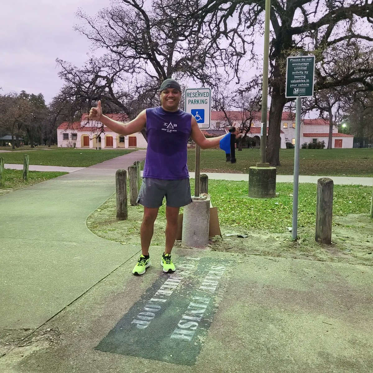 JMartinez4Hou's tweet photo. 10 miles done! Ran this afternoon with my beautiful wife. T-minus 19 days until @aramco half-marathon. 

#CouplesRun #gbvrunner #braysbayou #bayougreenways #halfmarathontraining #aramcohalfmarathon https://t.co/G7HUyj9x5T