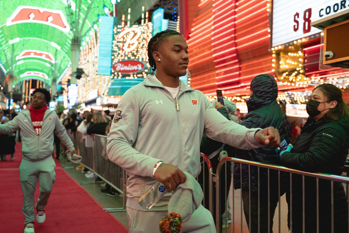 Wisconsin Football tweet media