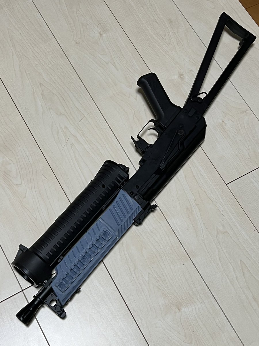 itsumono310's tweet photo. bizonのハンドガード伸ばしてみました。
あとはマガジン伸ばしてバランスみてみるしかないかな… https://t.co/hWKLw6pZ8F
