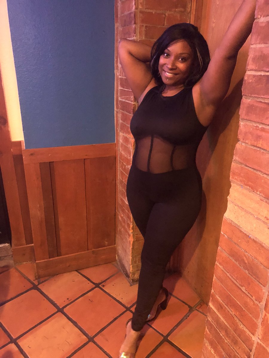 Ending my night with a smile on my face 

35 and FINE 🥰😘🥰😘