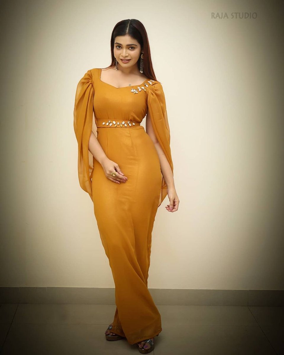 Rollcamera3's tweet photo. Beautiful 
@DharshaGupta😍

#DharshaGupta #Dharsha #TamilCinema https://t.co/YoI3qGLy76