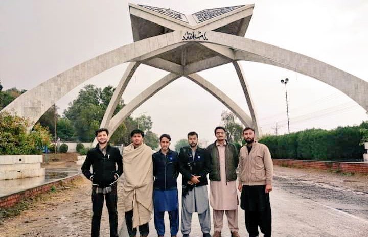 ShakeelAhmed626's tweet photo. تم ہو اک زندہ و جاوید روایت کے چراغ
تم کوئی شام کا سورج ہو کہ ڈھل جاؤ گے۔
#SignOfResistance
#QauWillShine https://t.co/WsQcL5BWGa