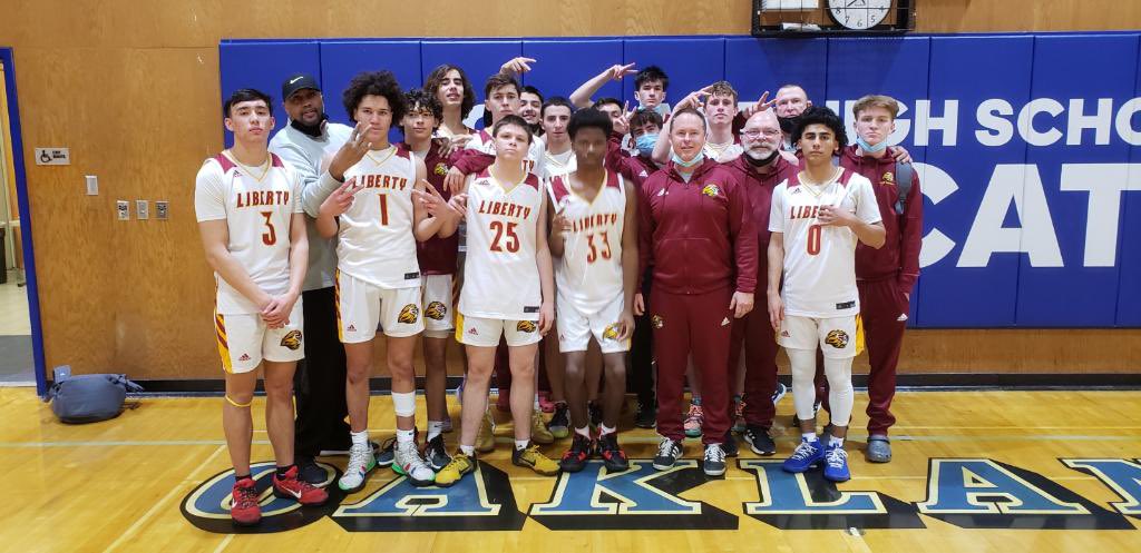 lhslionbball's tweet photo. Varsity boys move to 7-3 with the win over 10-2 Pinole Valley. Jr. G Julian Costa paces the team with 19, Sr. F Jesse Glenn had 15, and Jr. F Miles Lawrence had 13. Varsity takes on Castro Valley tomorrow at the Damian Lillard Tourney. @lhslionbball @westcoastpreps_ https://t.co/vGHaYqLFkr