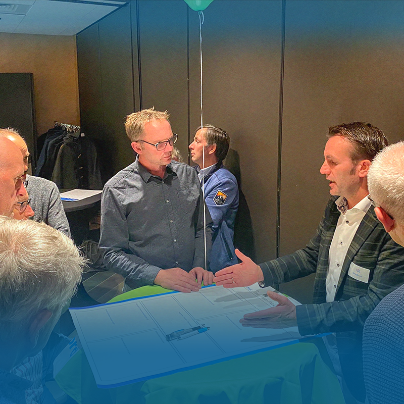 Zo'n 850 leden namen deel aan onze najaarsbijeenkomsten! 💬 ‘Leden waarderen het dat ze op deze bijeenkomsten in gesprek konden gaan over tal van onderwerpen’, zegt <a href="/Marijn91/">Marijn Vermeulen</a>, onze manager ledenzaken. #samensterk 💪