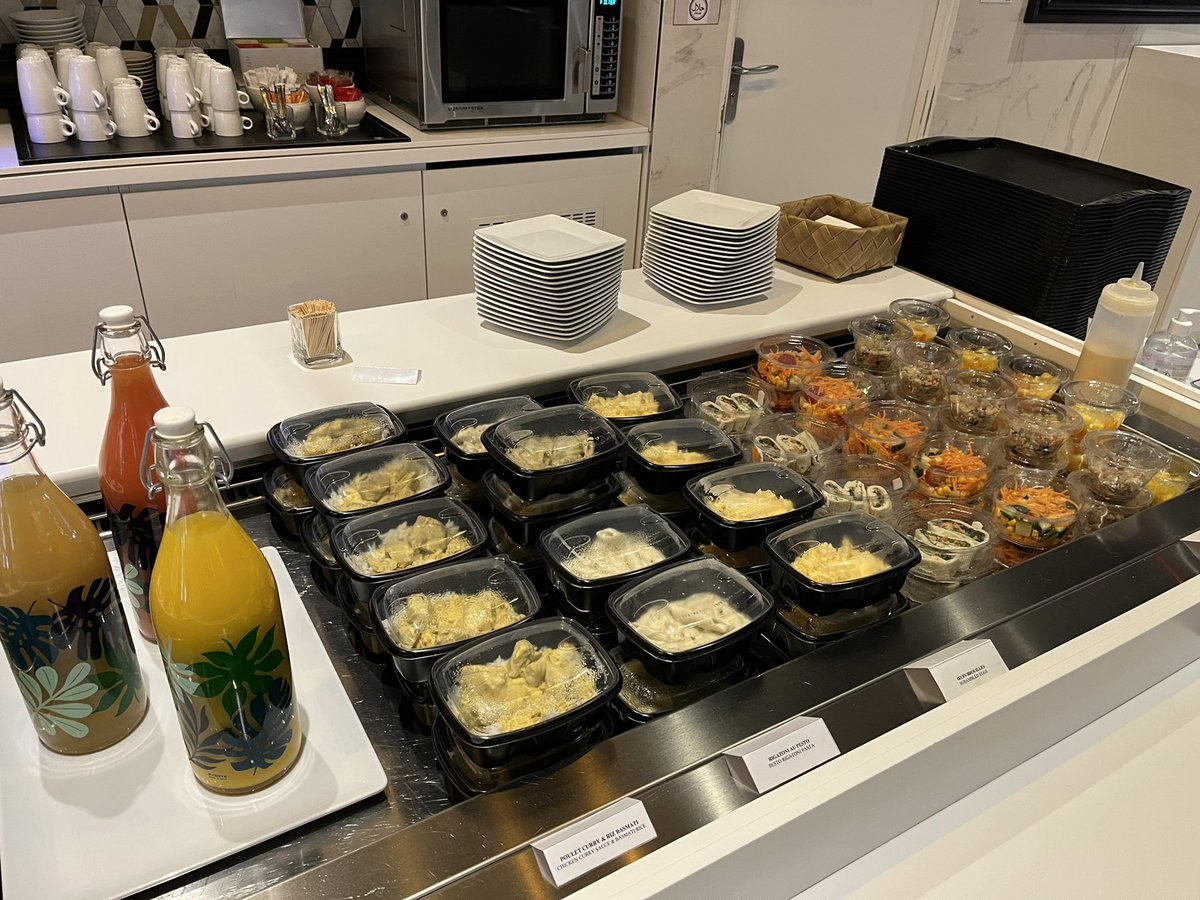 kridesco's tweet image. And also shoutout to CDG’s @SingaporeAir ground staff for accepting me to the @ParisAeroport Paul Maxence Lounge despite not being in the same terminal! @SophieFigenwald