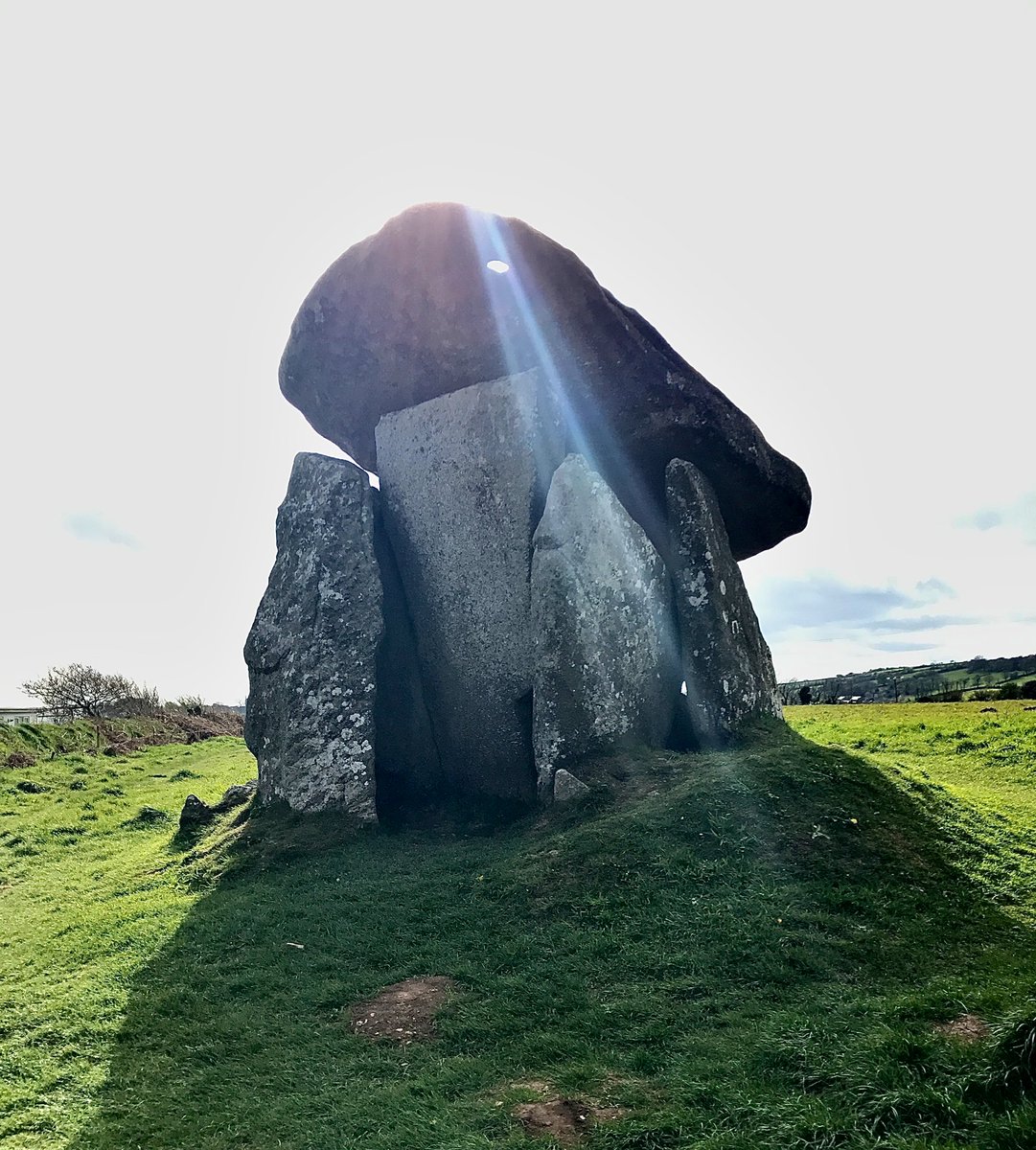 Trethevy Quoit, #Cornwall 
Cornish portal grave 🪨🪨🪨
#heritagehiker #quoit #portal 
#TombTuesday #archaeology #neolithic #burialchamber #dolmen