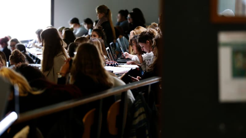 La question des universités, grande oubliée des annonces de Castex et Véran bfmtv.com/societe/educat…