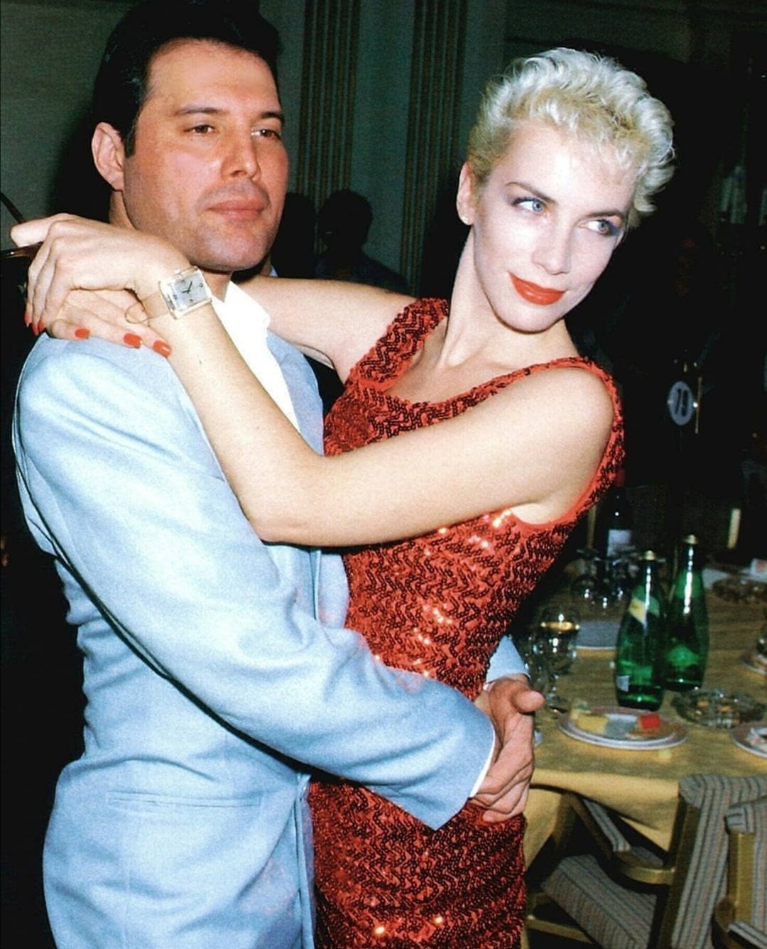 Happy birthday Annie Lennox! Here with Freddie. 