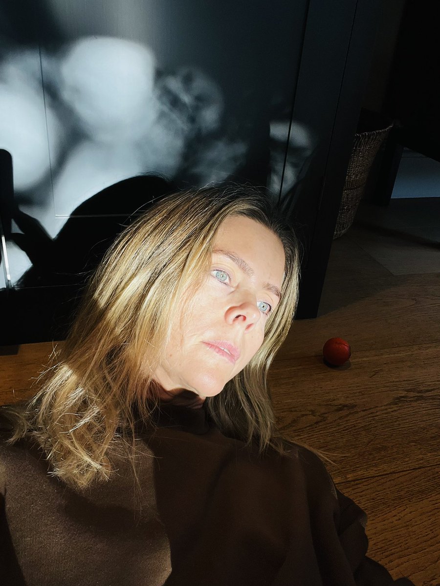 I just posted an extract from my 30 Day Quarantine From Hell Diary sophielee.com/?p=696