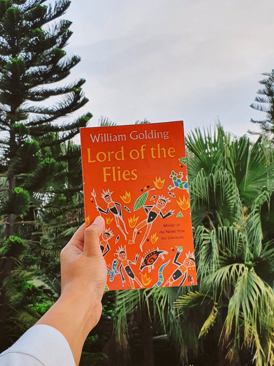 readlikejoon's tweet photo. 28 Dec
#DifferentCoversDifferentColors
#BookRkive

Lord of the Flies - William Golding
"We did everything adults would do. What went wrong?"
A shocking exploration of humanity and the wrongness of society. https://t.co/ZkHnGPkhuc