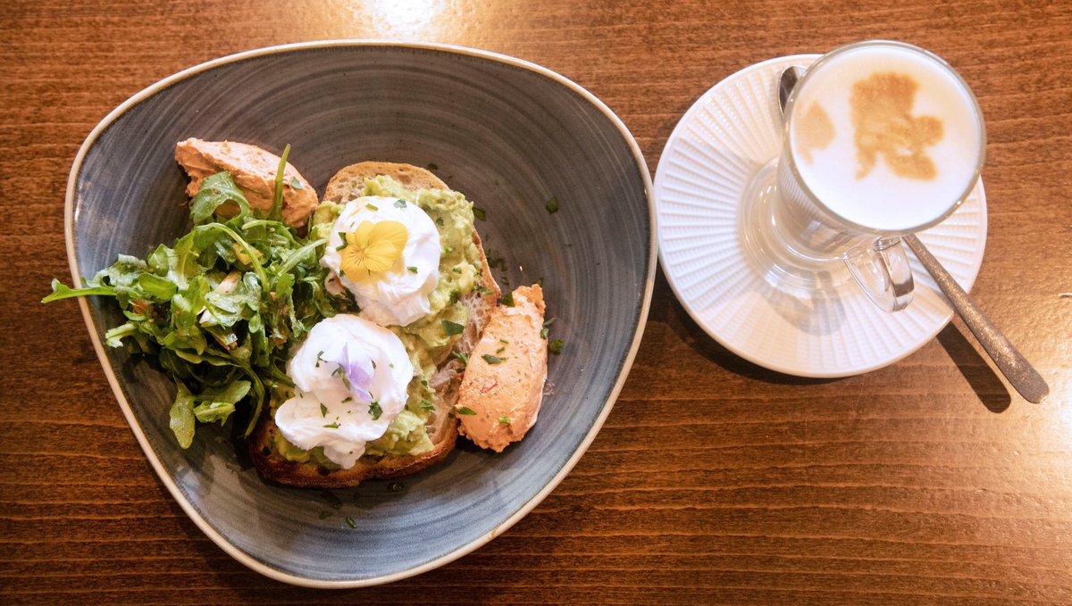 🙋‍♂️Hands up 🙋 Who loves Brunch?
Delicious Crushed Avocado Skillet with Poached Egg Served on a Sourdough Bread

#Kilkenny | #KeepDiscovering| #BrunchKilkenny | #BrunchLovers | #KilkennyHotel #MoretoExplore