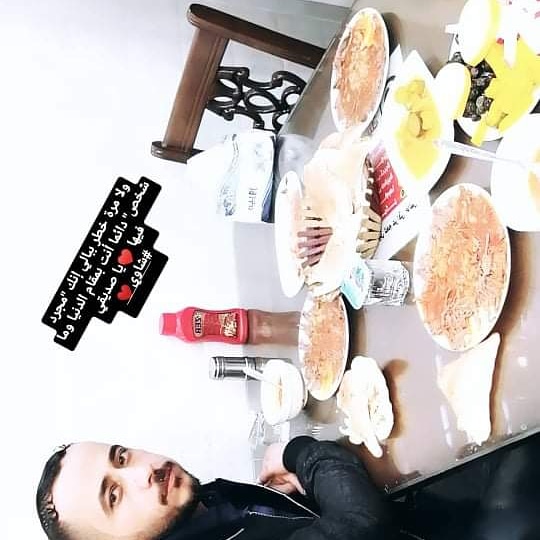 احذر من الأشخاص الذين يتعاملون مع الناس كأنهم ملائكة ولكن اصلهم ذئاب مسحوره وطبعهم الغدر والخيانه
