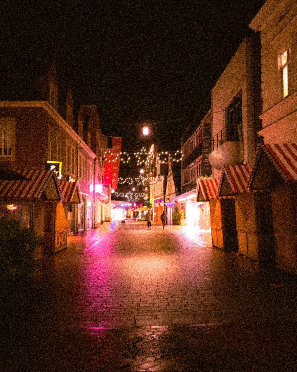 ionmodagiu's tweet photo. Colors that you are proud of.
#ionodagiu #colors #visual #art #comoser #photography #photographer #photography #germany #artofphotography #StreetStyle #architeture #mood https://t.co/wSqxZMOHEF