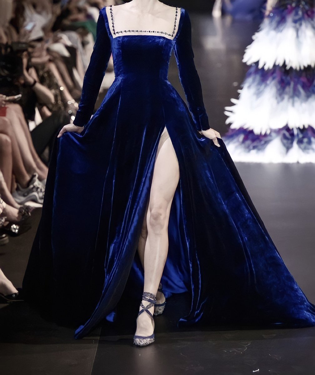 •              
          
 ⇢ 𝗠𝗬 𝗛𝗘𝝠𝗥𝗧 𝗜𝗦 𝗟𝗜𝗞𝗘 𝗣𝝠𝗣𝗘𝗥, 𝗜 𝗛𝝠𝗧𝗘 𝗬𝝠. 

ꨄ #TMchristmasbal