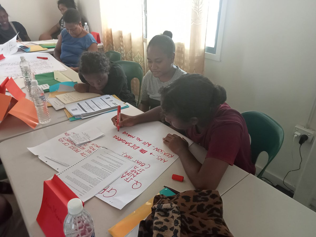 UNDP_Solomons's tweet photo. The Family Support Centre (#FSC) spent the holiday period conducting awareness sessions on #GBV, support services, and legal protection for survivors of domestic violence. (1/3) https://t.co/QH6e75V4pV