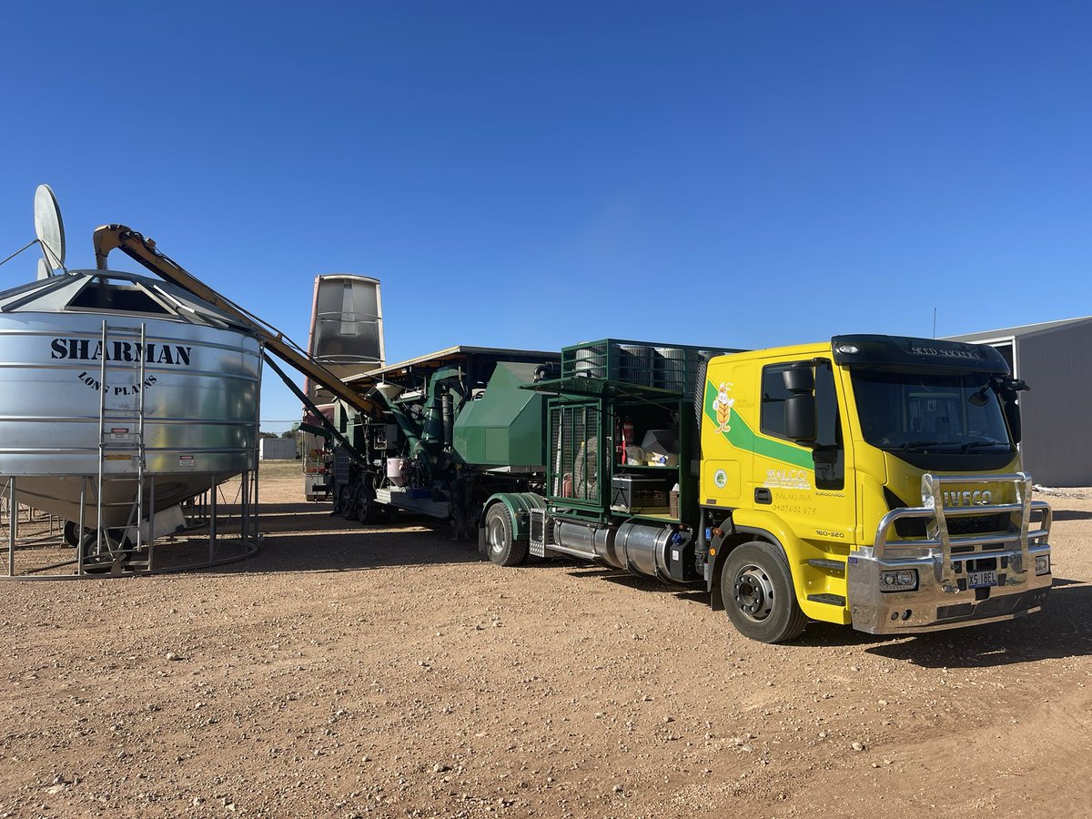 walcoseedau's tweet photo. 1st job off the ranks after Xmas and into the seed grading. Mixed bag for the next couple of weeks with the number of harvest jobs starting to slow down. Might be because farmers are on holidays π. #walcoseed #seedgrading #2021harvest https://t.co/icEMVJRl7y