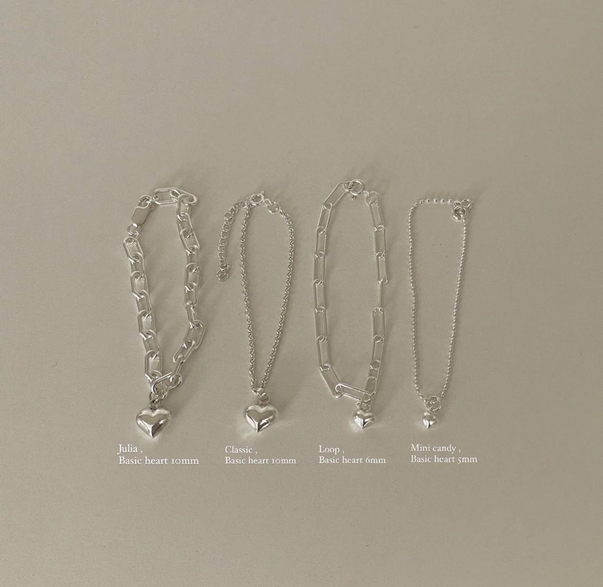 youxppp's tweet photo. ใครชอบใส่เครื่องเงิน สร้อย แหวน ต่างหู กำไล แนะนำร้านนี้เลย yourwishlist ใส่อาบน้ำได้ ไม่ลอกไม่ดำด้วย นี่ซื้อบ่อยมาก น้องจะเป็นเส้นเล็กๆ ใส่แล้วเบาดี สามารถสั่งตัดตามขนาดได้ด้วยนะคะ เผื่อใครอยากหาของขวัญปีใหม่ หรือวันเกิด ร้านรับห่อของขวัญให้ด้วย แพ็คเกจน่ารักมาก ✨🤍 https://t.co/odixR1uh6g