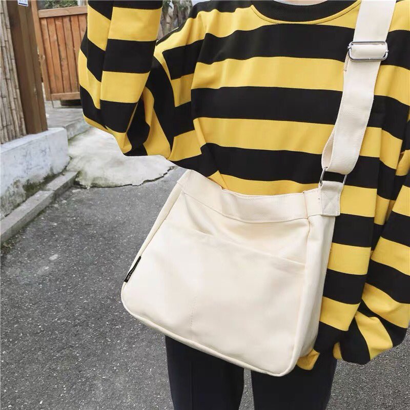 jakaikaaa's tweet photo. =͟͟͞♡ Price : 169฿.- | 𝚌𝚘𝚍𝚎: 𝟶𝟺𝟹
εїз ส่งฟรี ใบต่อไป+5
εїз วัสดุ : ผ้า canvas 
εїз ขนาด : กว้าง 30*สูง 31*กว้างฐาน 8 cm 
εїз สายสะพายปรับสุด 120 cm
εїз ใส่ของได้เยอะมากๆๆๆ

#กระเป๋าผ้า #กระเป๋าไอแพด #กระเป๋า #กระเป๋าสะพายข้าง #รับตัวแทน #กระเป๋าเกาหลี #ถุงผ้า #กระเป๋าสะพาย https://t.co/lzHv2pCQyn