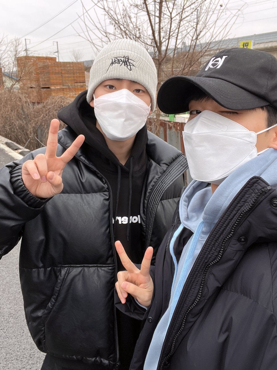 wm_on7off's tweet image. 온앤오프의 사랑스러운 오렌지 보이 이션!🧡 지금은 잠시 헤어지지만, 그리움을 행복한 추억으로 채워나가다 보면 어느새 다시 만날 날이 성큼 다가올 거예요! 더 멋진 창윤이와 다시 만나요🥰

#우린_서로의_용기잖아
#온앤오프 #ONF #이션 #E_TION