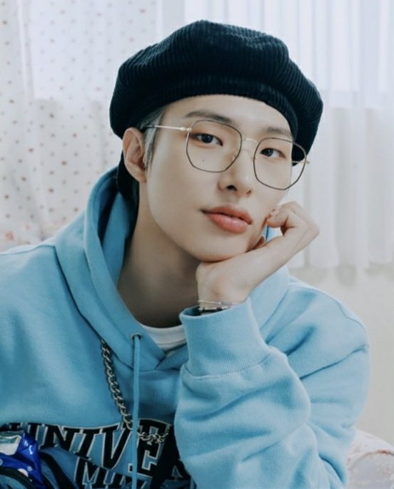 heartcoIored's tweet image. face card never declines