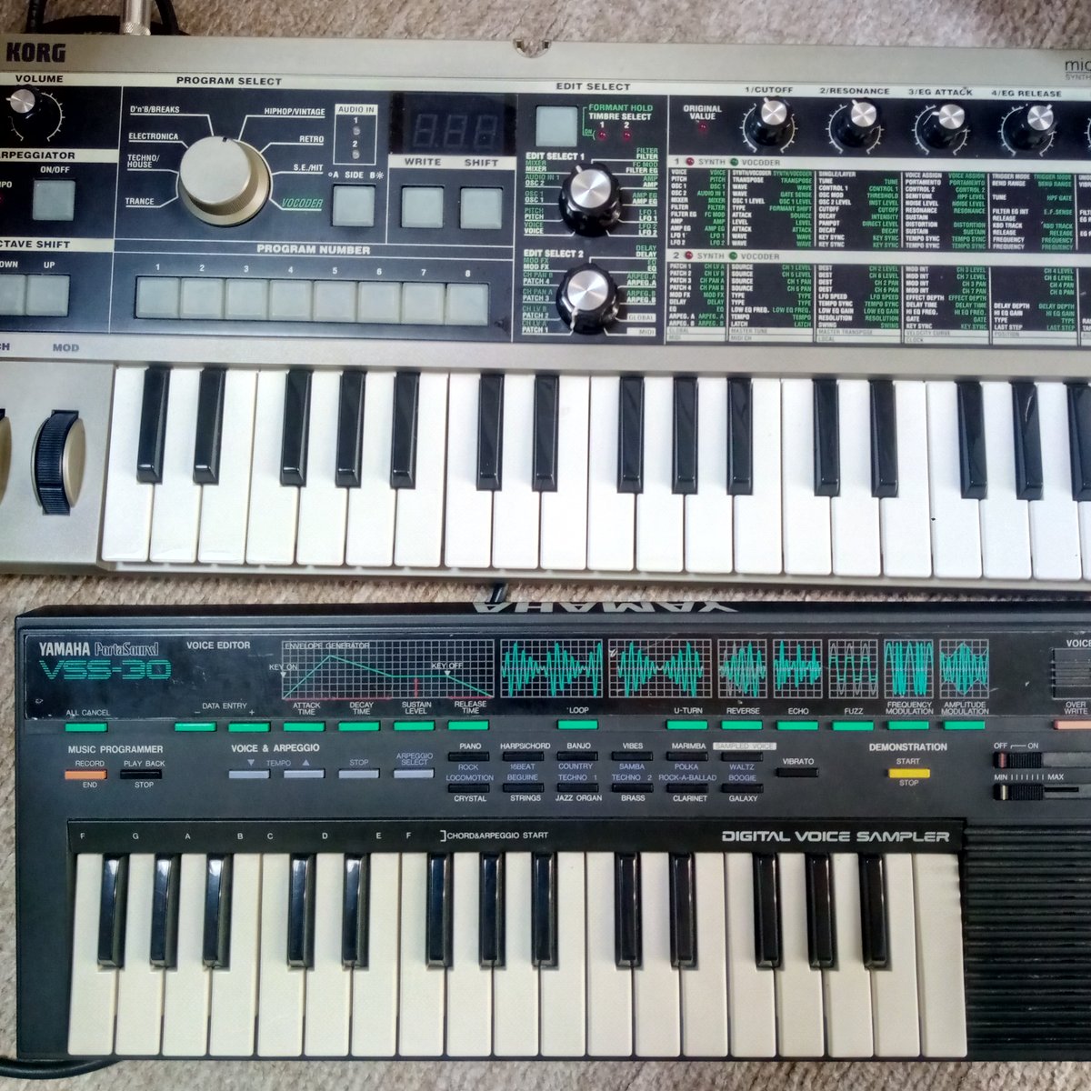 Yousei_Suzuki's tweet photo. 曲によっては、電子音も重ねております。
#Korg
#YAMAHA
#電子音
#electricsound
#portasound
#vss30
#microKORG https://t.co/OTzUnNrvq5