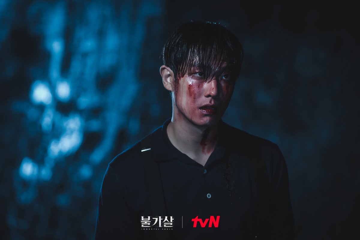 CJnDrama's tweet photo. 🔥<불가살> 3-4화 미공개 스틸🔥

혐관부터 애틋한 가족, 주인님과 댕댕이(?)까지..
이곳이 바로 과몰입 불러오는 관계성 맛집😋
(사약조차.. 달다..🥺)

[토일] 밤 9시 tvN
#불가살 #ImmortalSouls
#tvN #스트리밍은TVING
#이진욱 #권나라 #이준 #공승연
#정진영 #박명신 #김우석 https://t.co/nnq6IOT8Kk