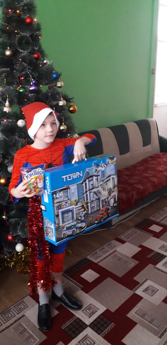 srcng20's tweet image. #mspno Все ждут Новый год с нетерпением. Особенно дети! Еще бы, ведь им будут дарить новогодние подарки, много подарков — ярких, интересных, необычных, тех, о которых они мечтали и которые просили у Деда Мороза!!!