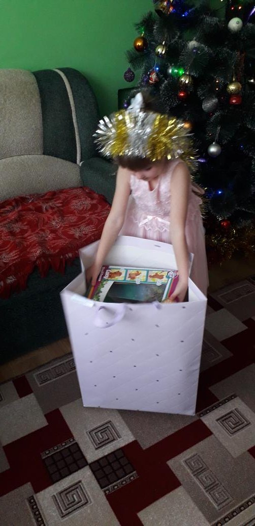 srcng20's tweet image. #mspno Все ждут Новый год с нетерпением. Особенно дети! Еще бы, ведь им будут дарить новогодние подарки, много подарков — ярких, интересных, необычных, тех, о которых они мечтали и которые просили у Деда Мороза!!!