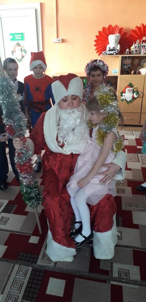 srcng20's tweet image. #mspno Одна из обязательных традиций Нового года — чтение стихов Деду Морозу!